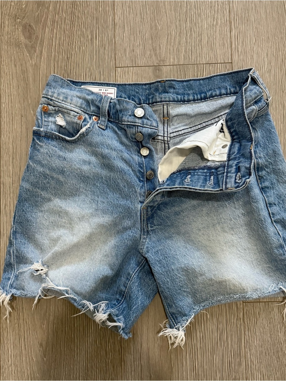 GAP Cheeky Midi Short High Rise Size 28/6